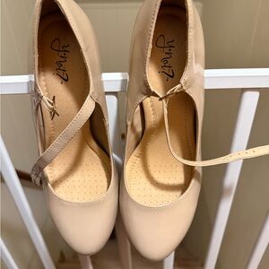 Women's Tan Mary Jane Shoes